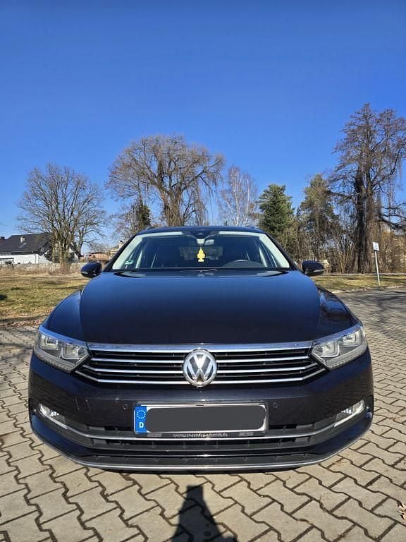 Gebraucht VW Passat Highline 150 PS (110 kW) 2015 Schwarz Kombi
