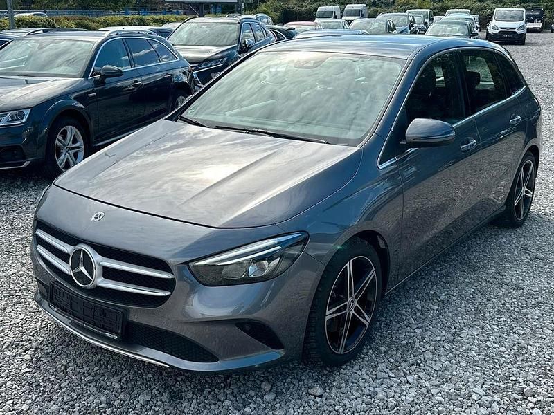 Gebraucht Mercedes B220 190 PS (139 kW) 2019 Grau Van / Kleinbus