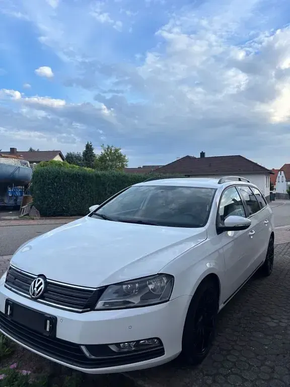 Gebraucht VW Passat 105 PS (77 kW) 2013 Weiß Kombi