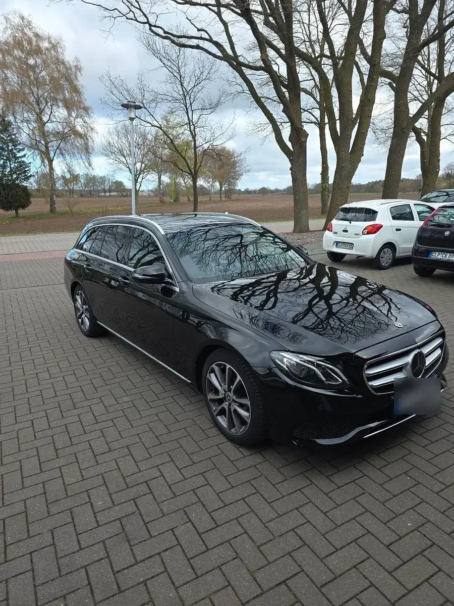 Second-hand Mercedes E220 Avantgarde 194 CP (142 kW) 2017 Negru Break