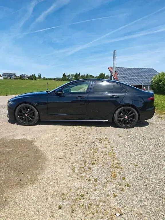 Gebraucht Jaguar XE R-Dynamic 250 PS (183 kW) 2020 Schwarz Limousine