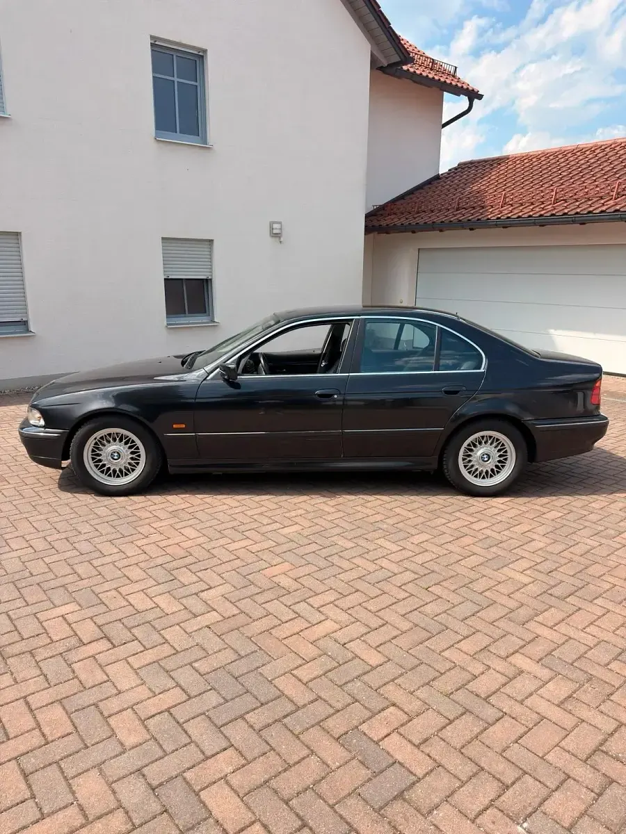 Gebraucht BMW 528 Basis 193 PS (141 kW) 1996 Schwarz Limousine