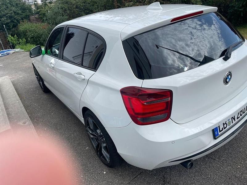 Gebraucht BMW 120 Performance 177 PS (130 kW) 2012 Schwarz Kleinwagen