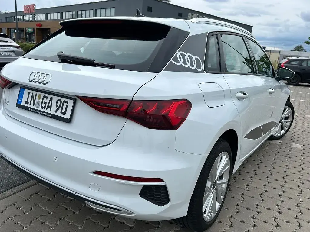 Gebraucht Audi A3 110 PS (80 kW) 2024 Weiß Limousine
