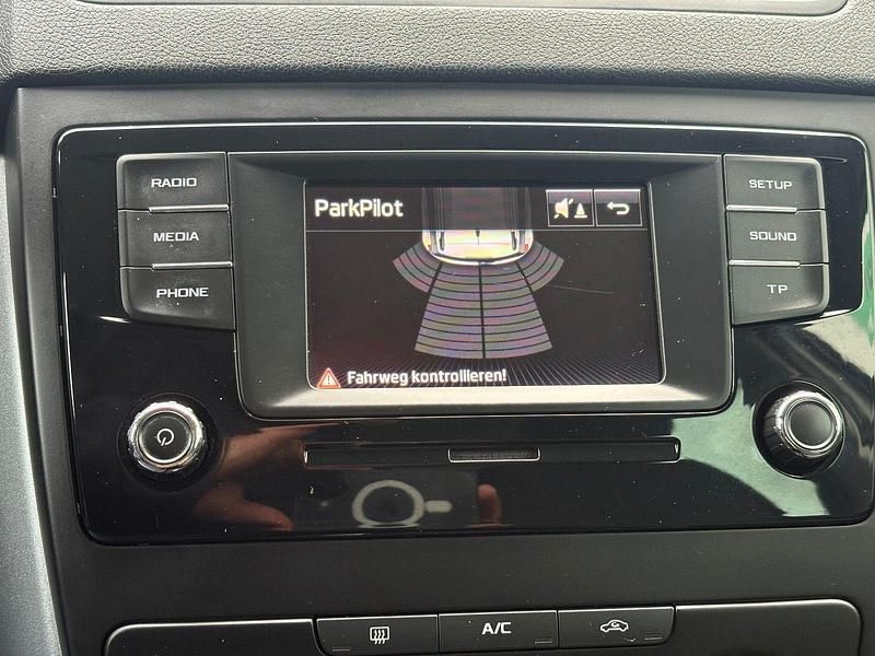 Gebraucht Skoda Yeti Cool Edition 125 PS (91 kW) 2016 Weiß SUV