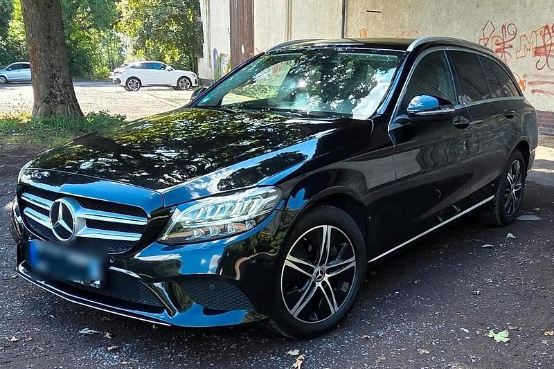 Schwarz Gebraucht 2020 Mercedes C200 Avantgarde Kombi | 15.900 € (Fairer Preis) - Bild 1/4