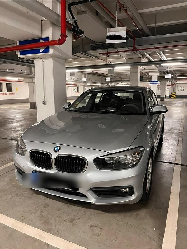 Gebraucht BMW 116 Advantage 116 PS (85 kW) 2015 Silber Kleinwagen