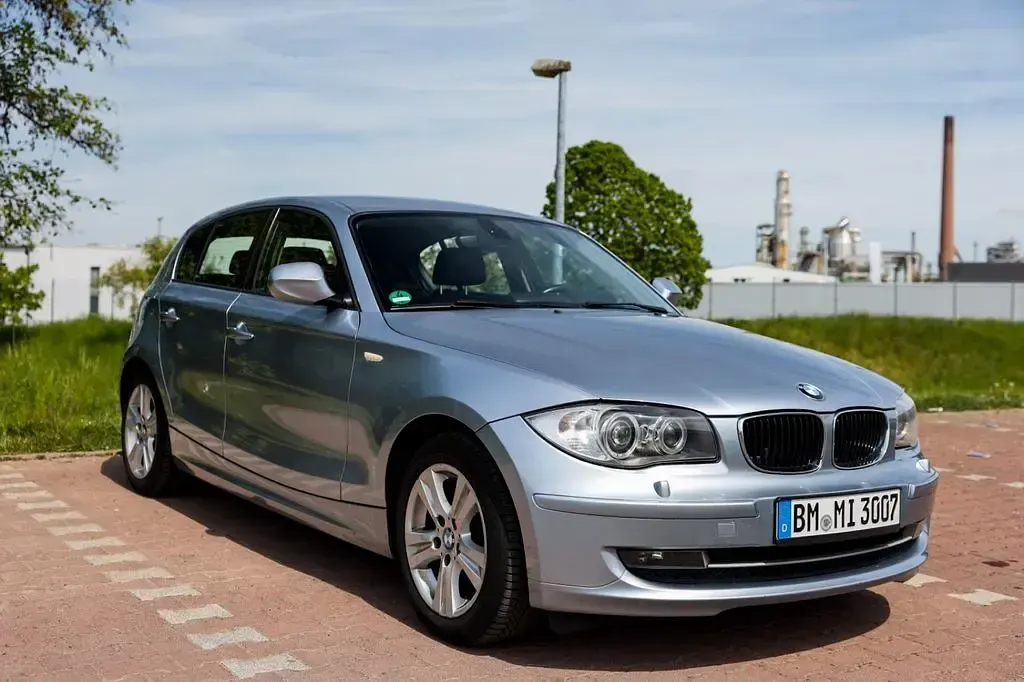 Gebraucht BMW 116 Performance 122 PS (89 kW) 2011 Blau Kleinwagen