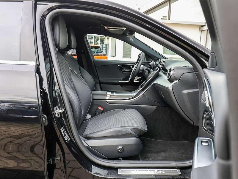 Gebraucht Mercedes C200 Advanced Plus 163 PS (119 kW) 2023 Schwarz / obsidianschwarz Kombi