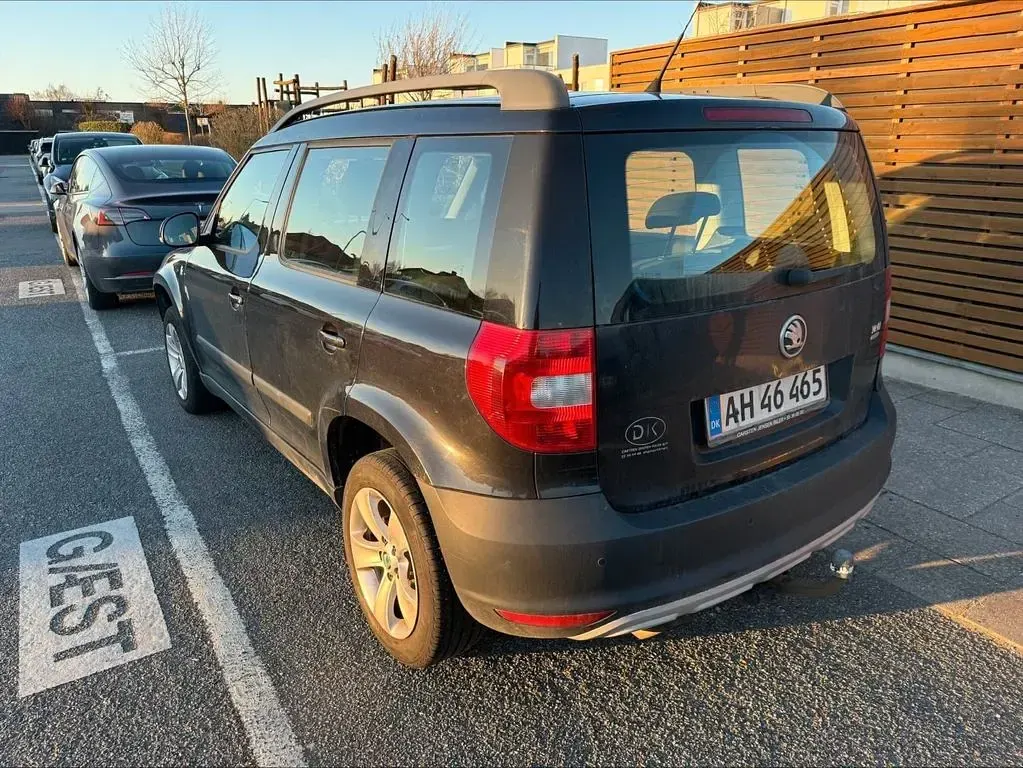 Gebraucht Skoda Yeti GreenLine 105 PS (77 kW) 2012 Schwarz SUV