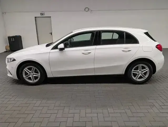 Gebraucht Mercedes 180 116 PS (85 kW) 2019 Andere Limousine