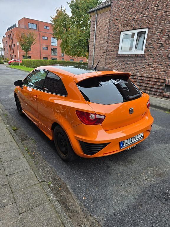 Orange Gebraucht 2009 Seat Ibiza SC Sport Kleinwagen | 4.700 € (Fairer Preis) - Bild 1/4