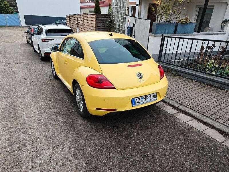 Gebraucht VW Beetle Design 105 PS (77 kW) 2013 Gelb Kleinwagen
