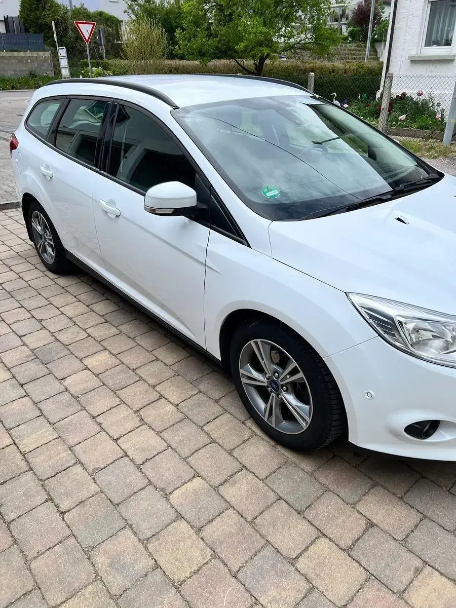 Gebraucht Ford Focus SYNC Edition 101 PS (74 kW) 2014 Weiß Kombi