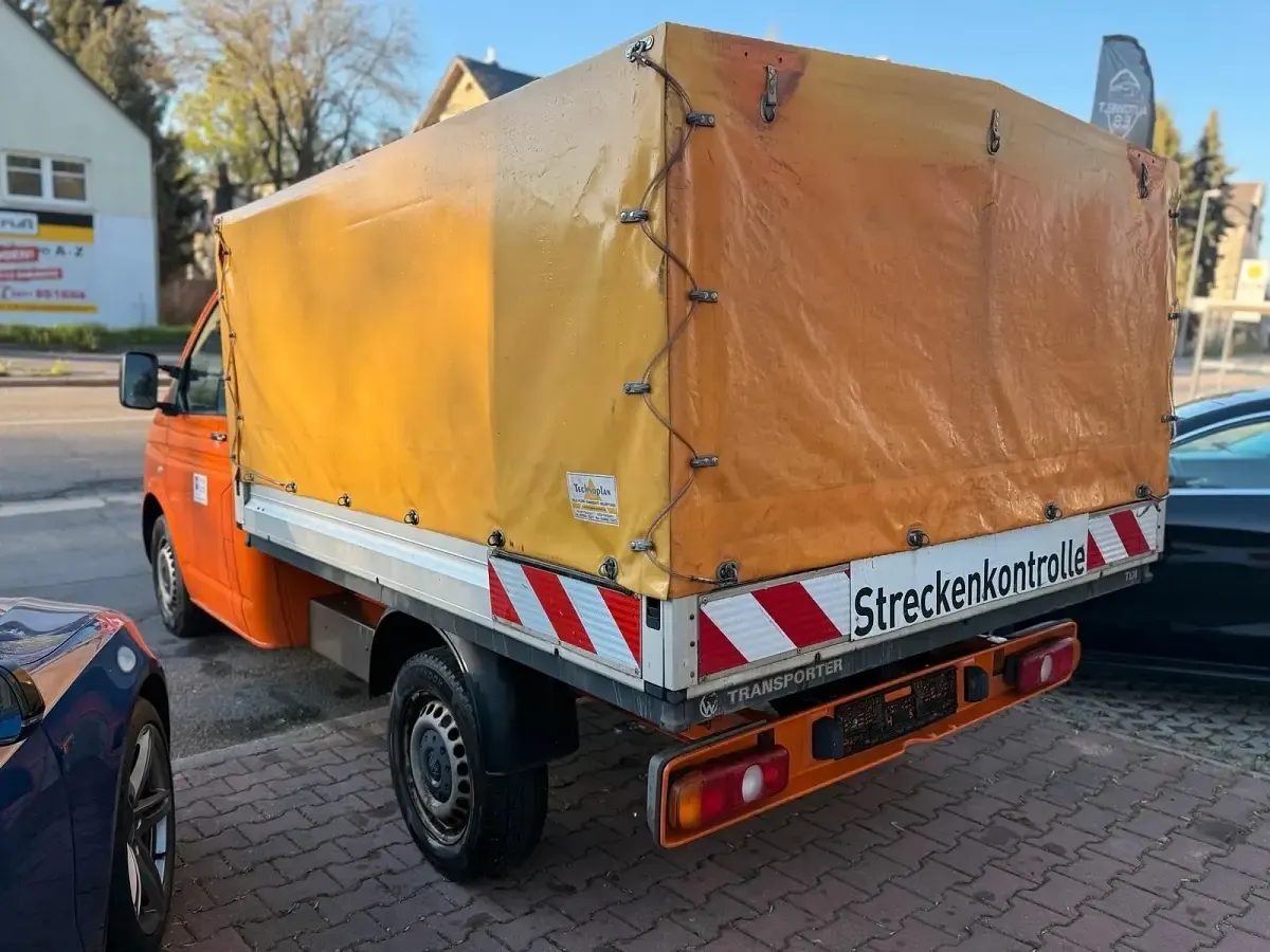 Gebraucht VW T5 102 PS (75 kW) 2011 Orange Van