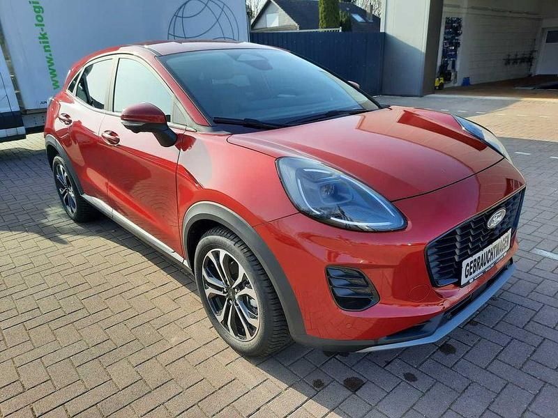 Gebraucht Ford Puma Titanium 125 PS (91 kW) 2025 Fantastic red SUV