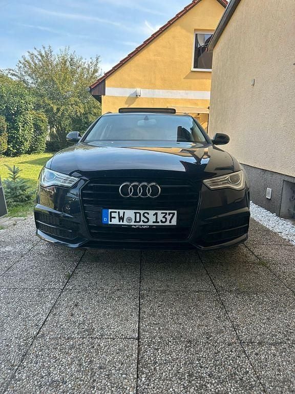 Blau Gebraucht 2017 Audi A6 Kombi | 19.000 € (Guter Preis) - Bild 1/4