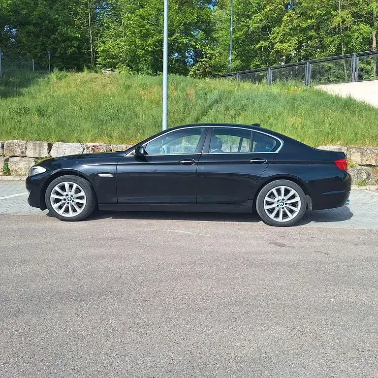 Używany BMW 520 184 KM (135 kW) 2012 Czarny Sedan/Limuzyna