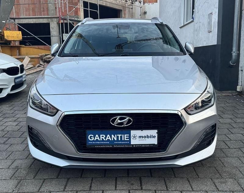 Gebraucht Hyundai i30 Trend 140 PS (102 kW) 2019 Silber Kombi