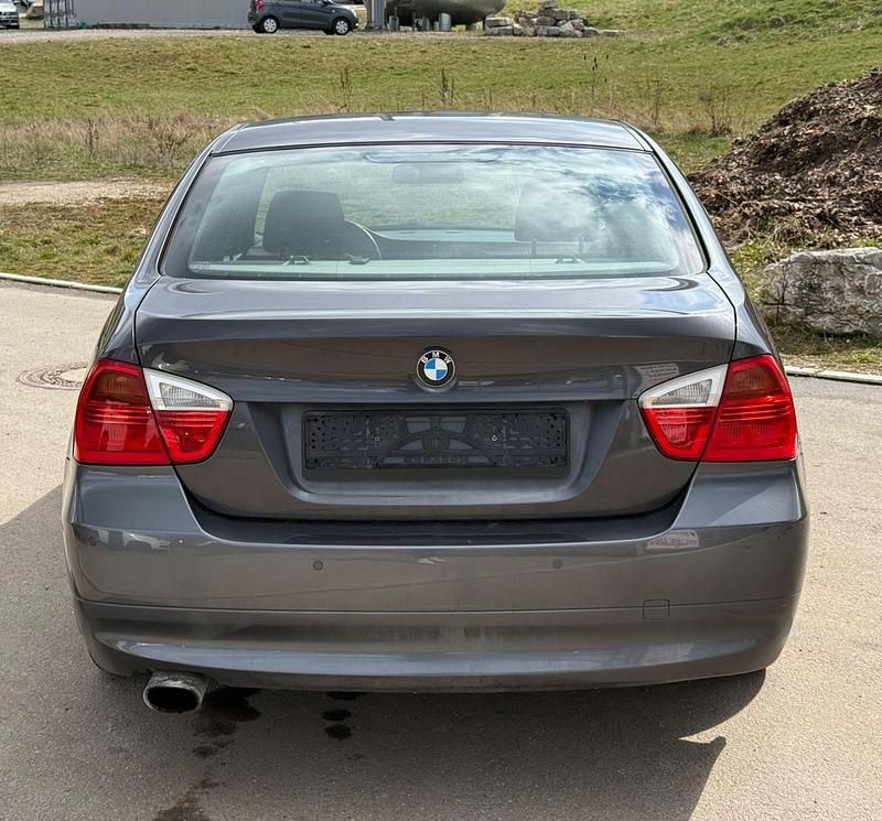 Gebraucht BMW 318 Advantage 143 PS (105 kW) 2008 Grau Limousine
