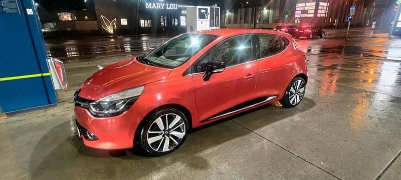 Gebraucht Renault Clio IV 90 PS (66 kW) 2015 Rot Kleinwagen