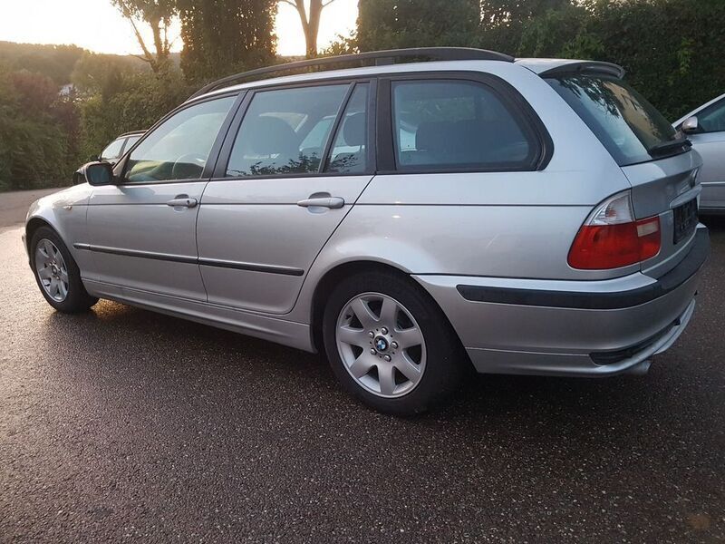 Gebraucht BMW 318 143 PS (105 kW) 2005 Silber Kombi