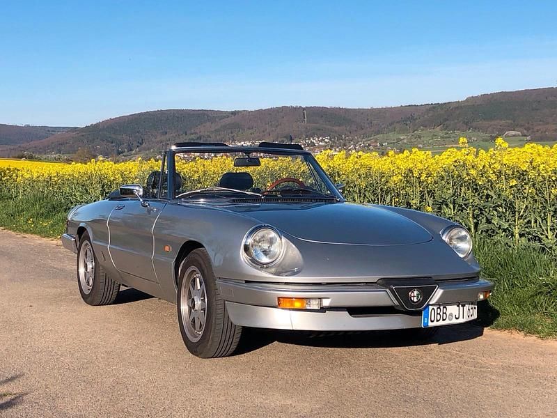 Silber Gebraucht 1986 Alfa Romeo Spider Cabrio | 12.999 € - Bild 1/4