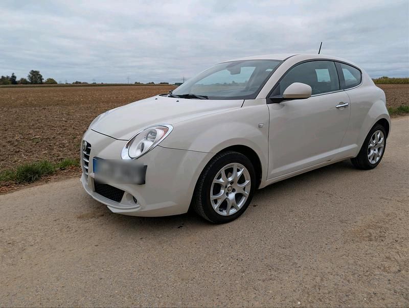 Weiß Gebraucht 2010 Alfa Romeo MiTo Kleinwagen | 2.150 € (Guter Preis) - Bild 1/4