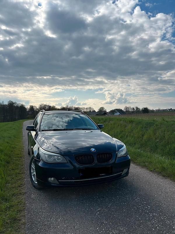 Second-hand BMW 523 190 CP (139 kW) 2007 Albastru Break