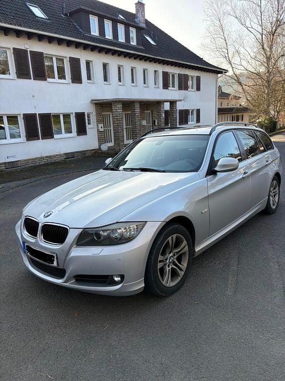 Second-hand BMW 318 143 CP (105 kW) 2009 Argintiu Break