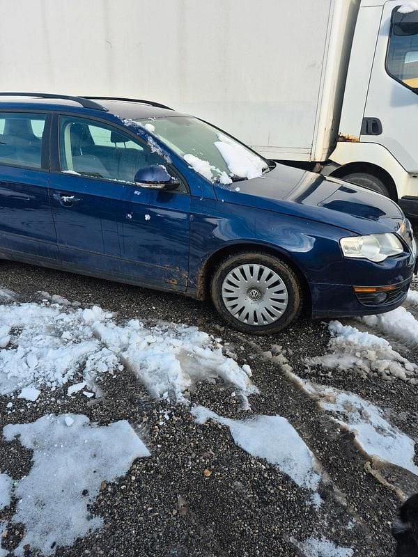 Gebraucht VW Passat 140 PS (102 kW) 2008 Blau Kombi