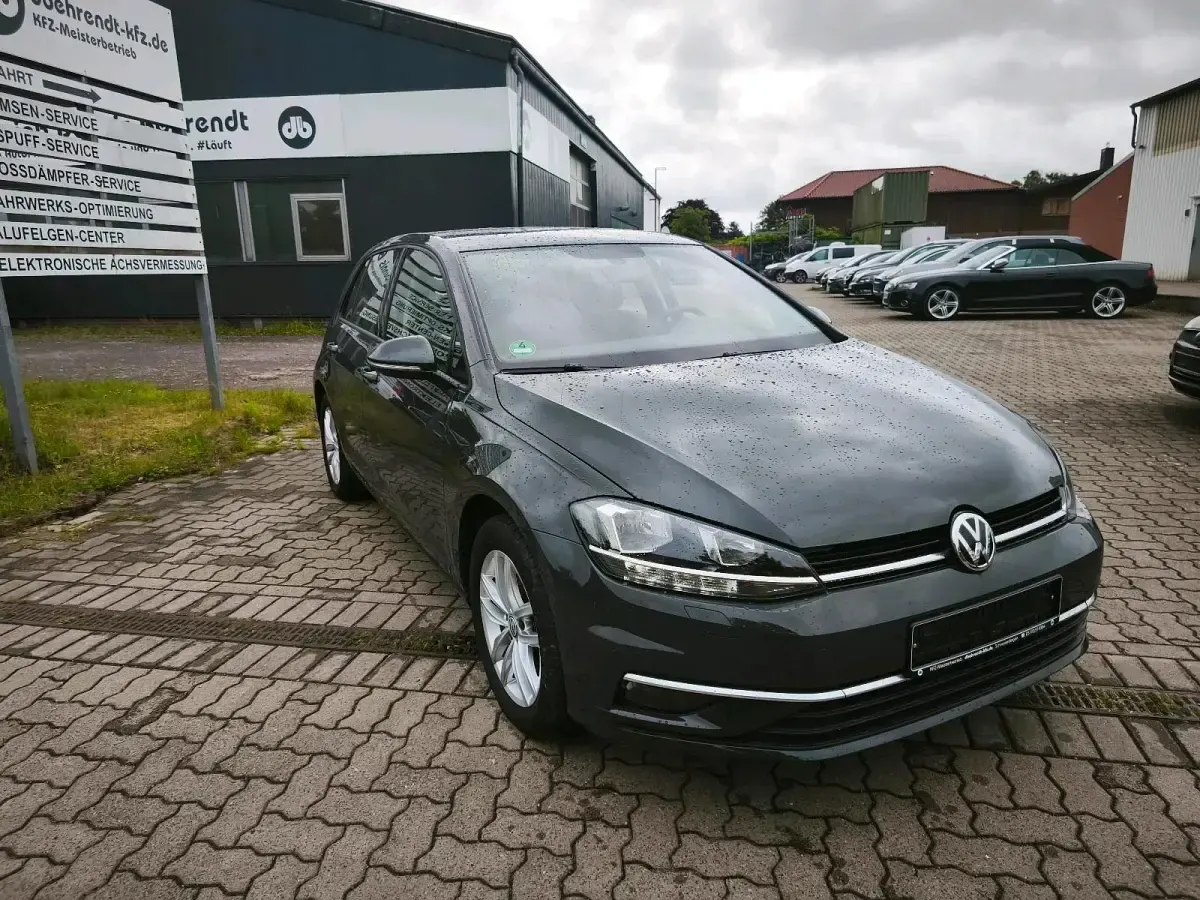 Gebraucht VW Golf VII 150 PS (110 kW) 2019 Grau Limousine