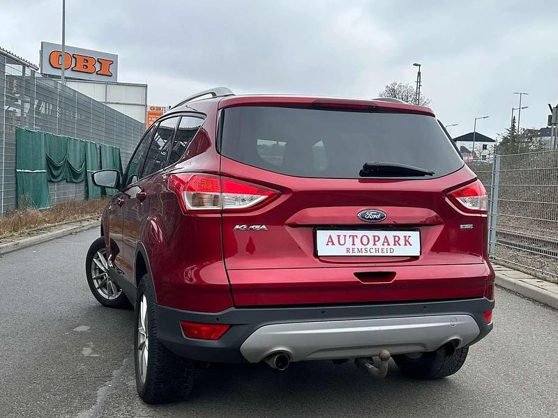 Gebraucht Ford Kuga Titanium 182 PS (133 kW) 2015 Rot SUV