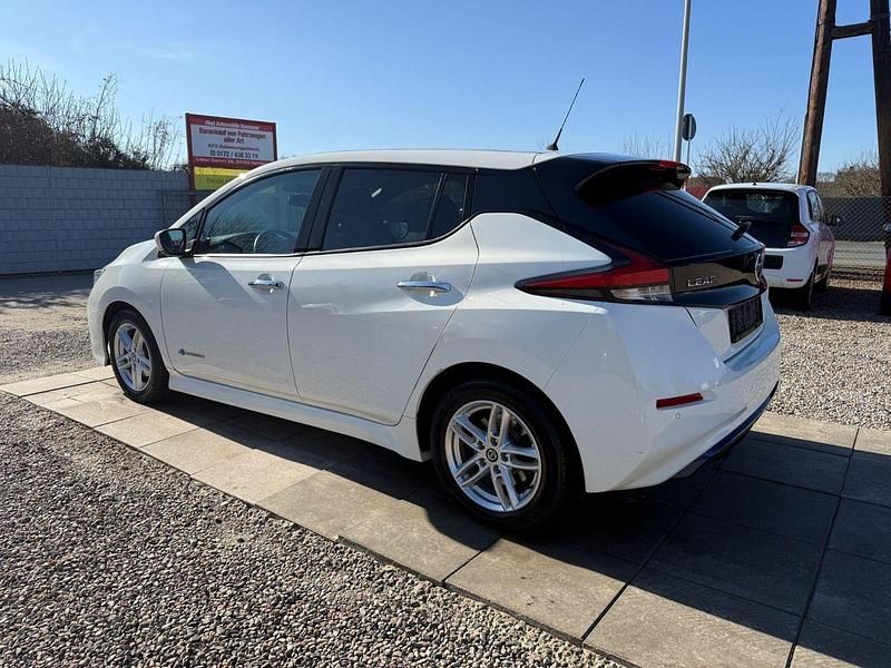 Gebraucht Nissan Leaf N-Connecta 110 kW (150 PS) 2019 Weiß Kleinwagen