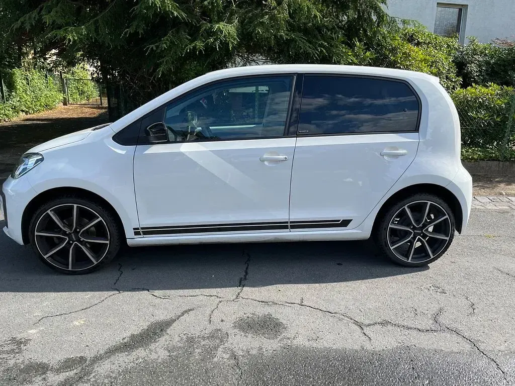 Gebraucht VW up! IQ Drive 60 PS (44 kW) 2020 Weiß Kleinwagen