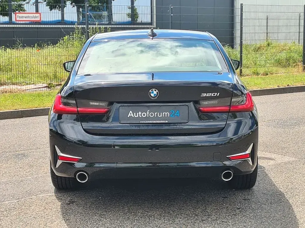 Gebraucht BMW 320 Luxury Line 184 PS (135 kW) 2020 Schwarz Limousine