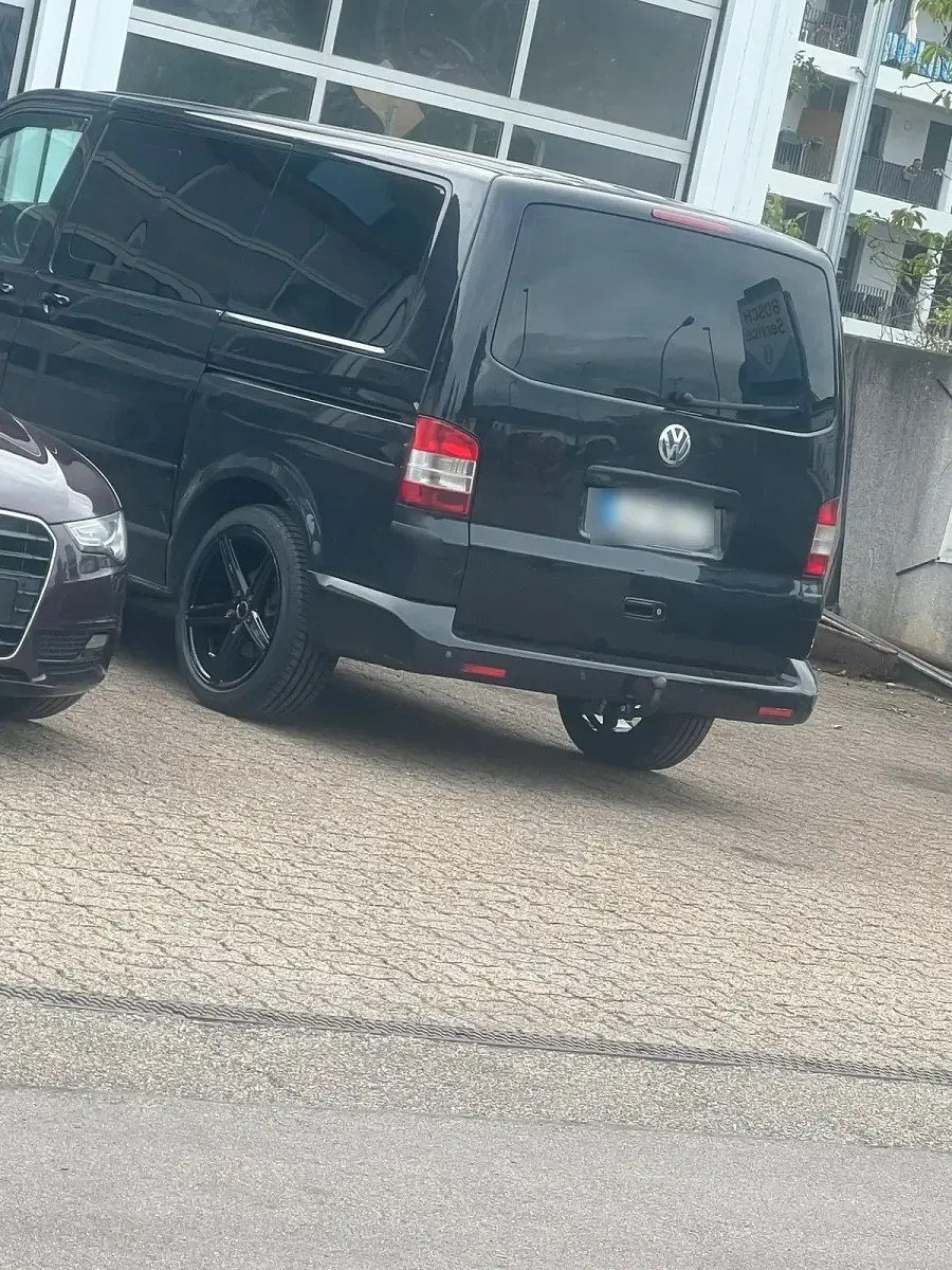 Gebraucht VW Multivan Highline 174 PS (127 kW) 2009 Schwarz Van / Kleinbus