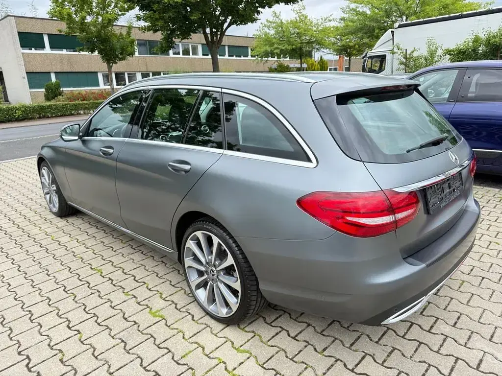 Gebraucht Mercedes C250 204 PS (150 kW) 2018 Grau Limousine