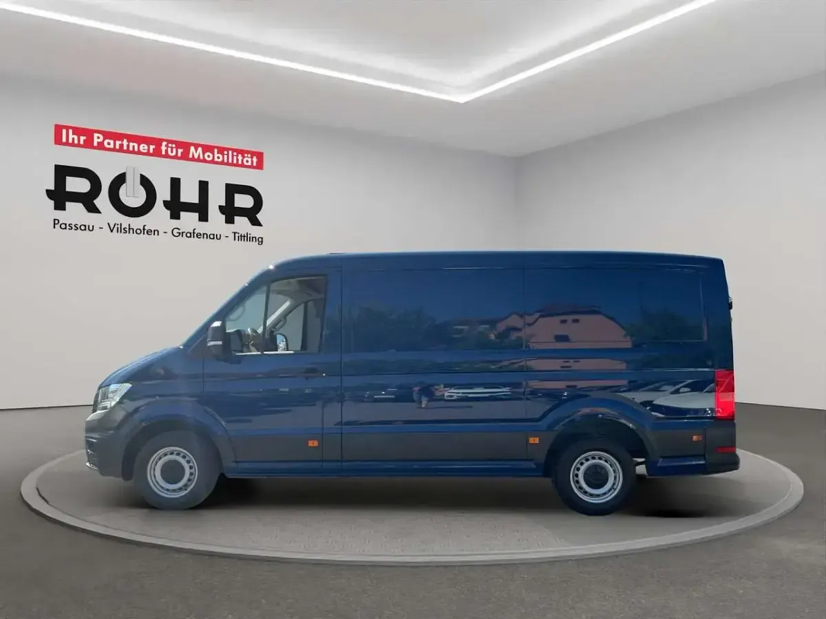 Gebraucht VW Crafter 140 PS (102 kW) 2021 Deep ocean blue Van