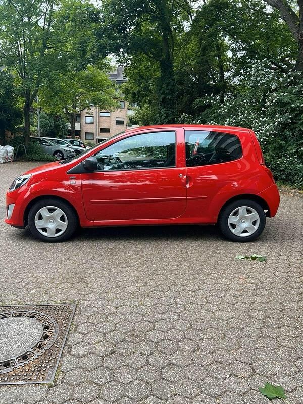 Rot Gebraucht 2011 Renault Twingo Kleinwagen | 1.800 € (Fairer Preis) - Bild 1/4
