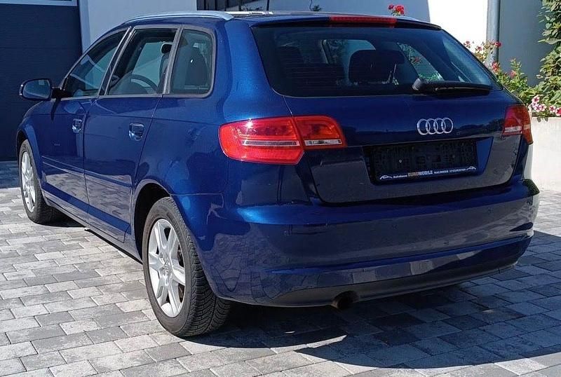 Usata Audi A3 Attraction 105 CV (77 kW) 2012 Blu Utilitaria