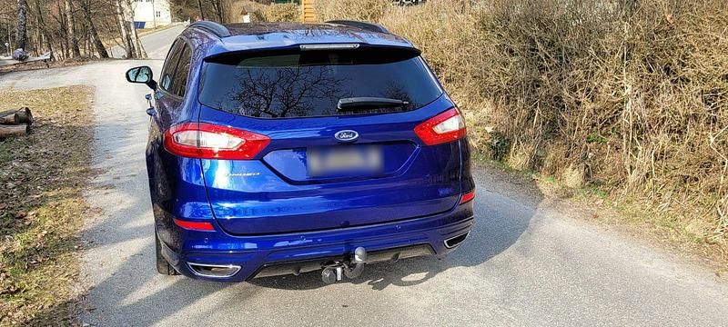 Gebraucht Ford Mondeo ST 179 PS (131 kW) 2016 Blau Kombi