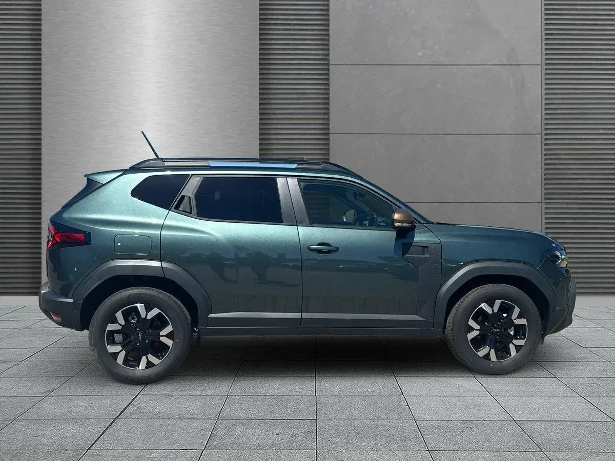 Neu Dacia Duster Extreme 122 PS (89 kW) 2026 Zedergrün SUV