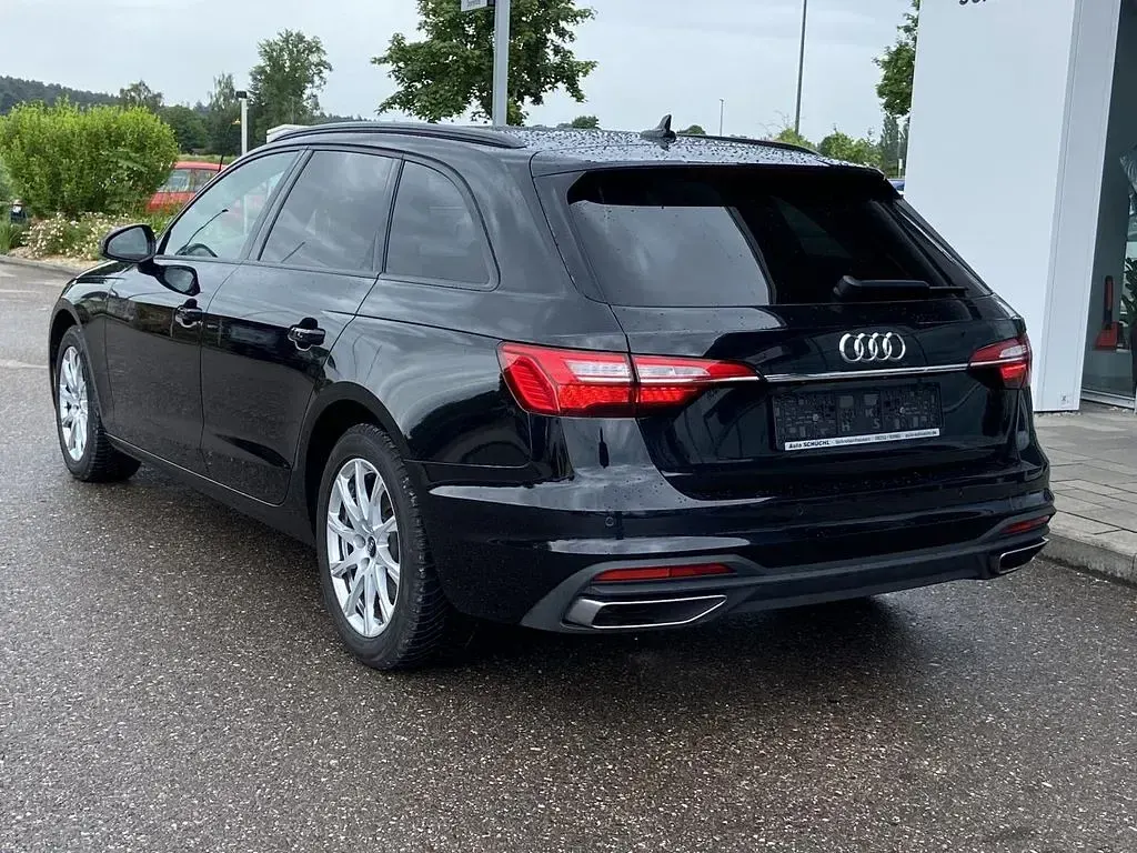 Gebraucht Audi A4 150 PS (110 kW) 2022 Schwarz Kombi