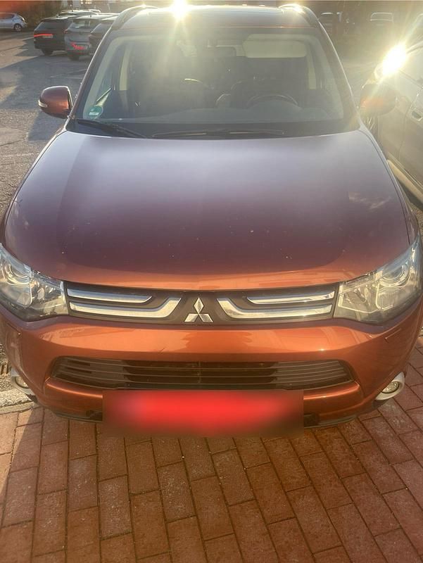 Gebraucht Mitsubishi Outlander 160 PS (117 kW) 2012 Orange SUV