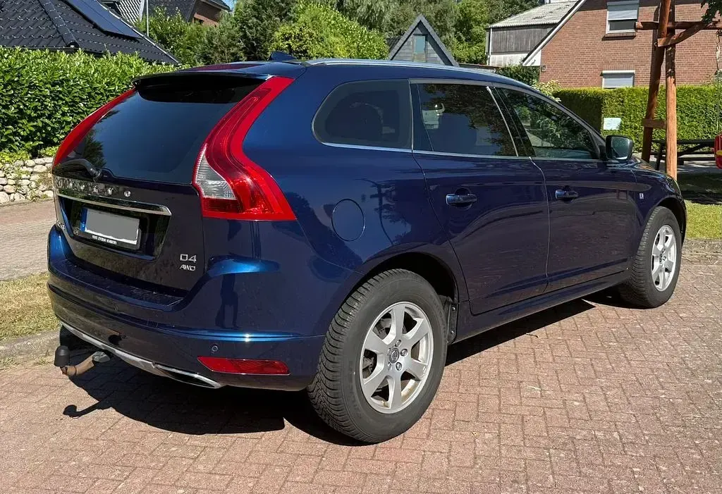 Gebraucht Volvo XC60 Ocean Race 190 PS (139 kW) 2015 Blau SUV
