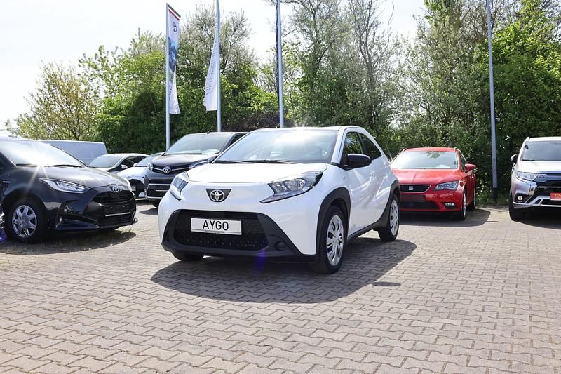 Gebraucht 2022 Toyota Aygo Play Kleinwagen | 12.990 € - Bild 1/4