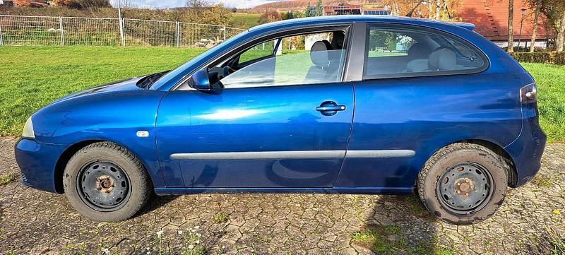Blau Gebraucht 2006 Seat Ibiza Kleinwagen | 1.350 € (Fairer Preis) - Bild 1/4