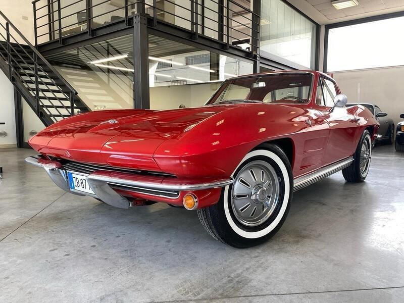 Rot Gebraucht 1964 Corvette Stingray Coupé | 79.900 € - Bild 1/4