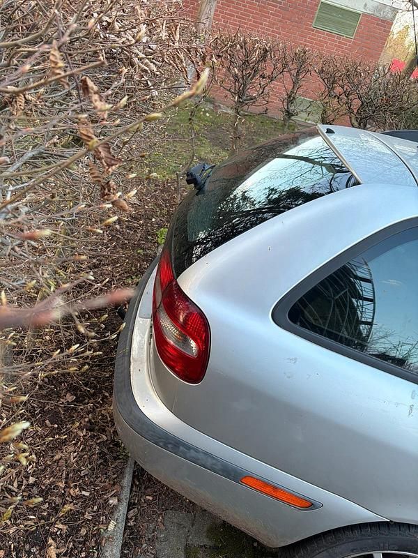 Second-hand Volvo V40 95 CP (69 kW) 2002 Argintiu Break